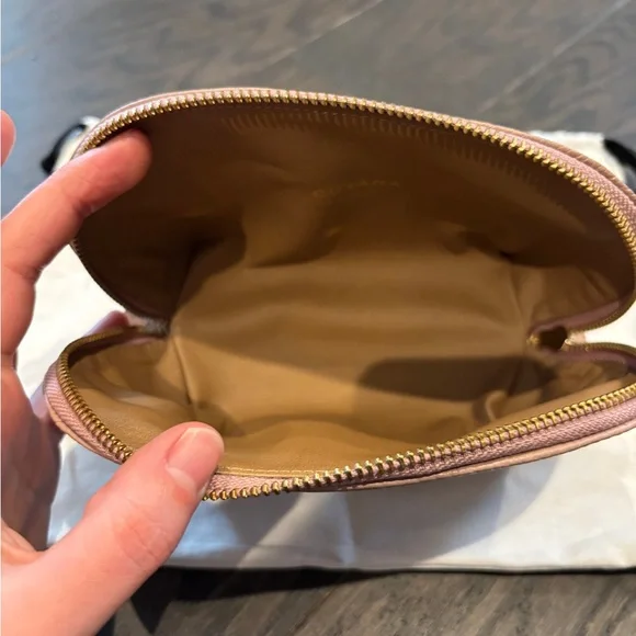 Cuyana Medium Pink Travel Case - Picture 7 of 10